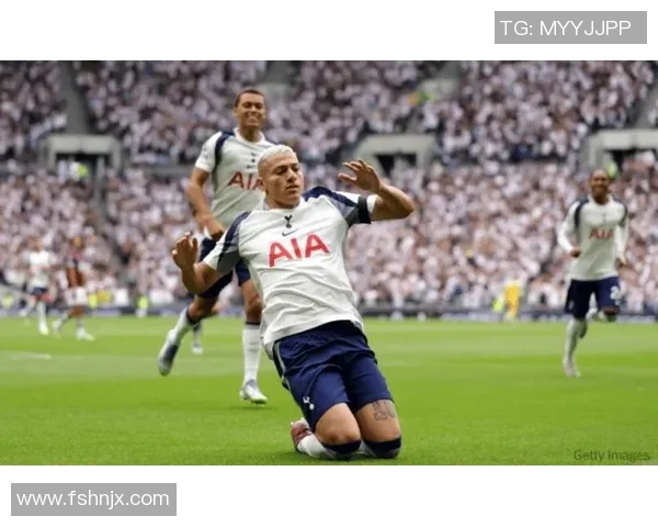 世界杯精彩对决里昂逆转热刺全场沸腾的瞬间分析