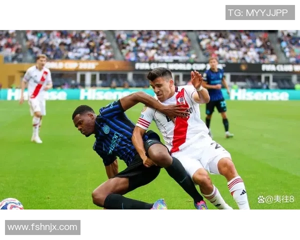 足总杯精彩对决国米逆转里昂补时绝杀引发全场狂欢 足总杯精彩对决国米逆转里昂补时绝杀引发全场狂欢